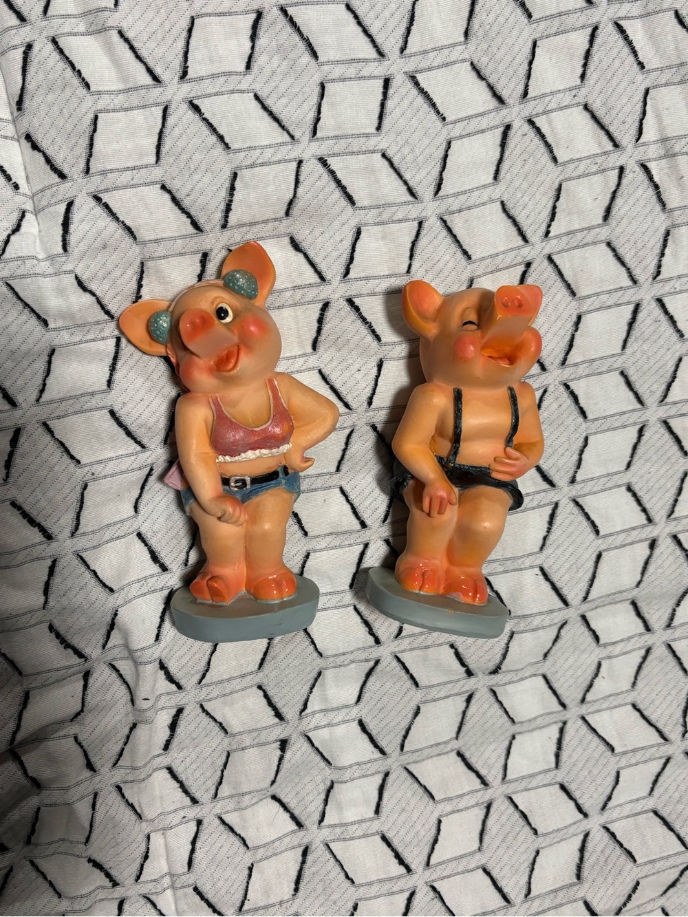 Cute Peach Pig Figurine Set - Decorative Small Pets Accents